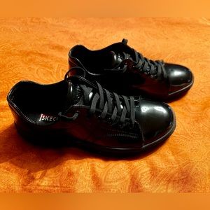 Women’s Skechers Street Roadies, black patent leather, size 8, lug sole.